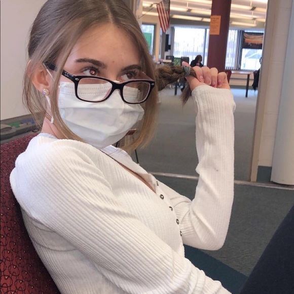 Meet your Posher, Megan - Picture 3 of 8